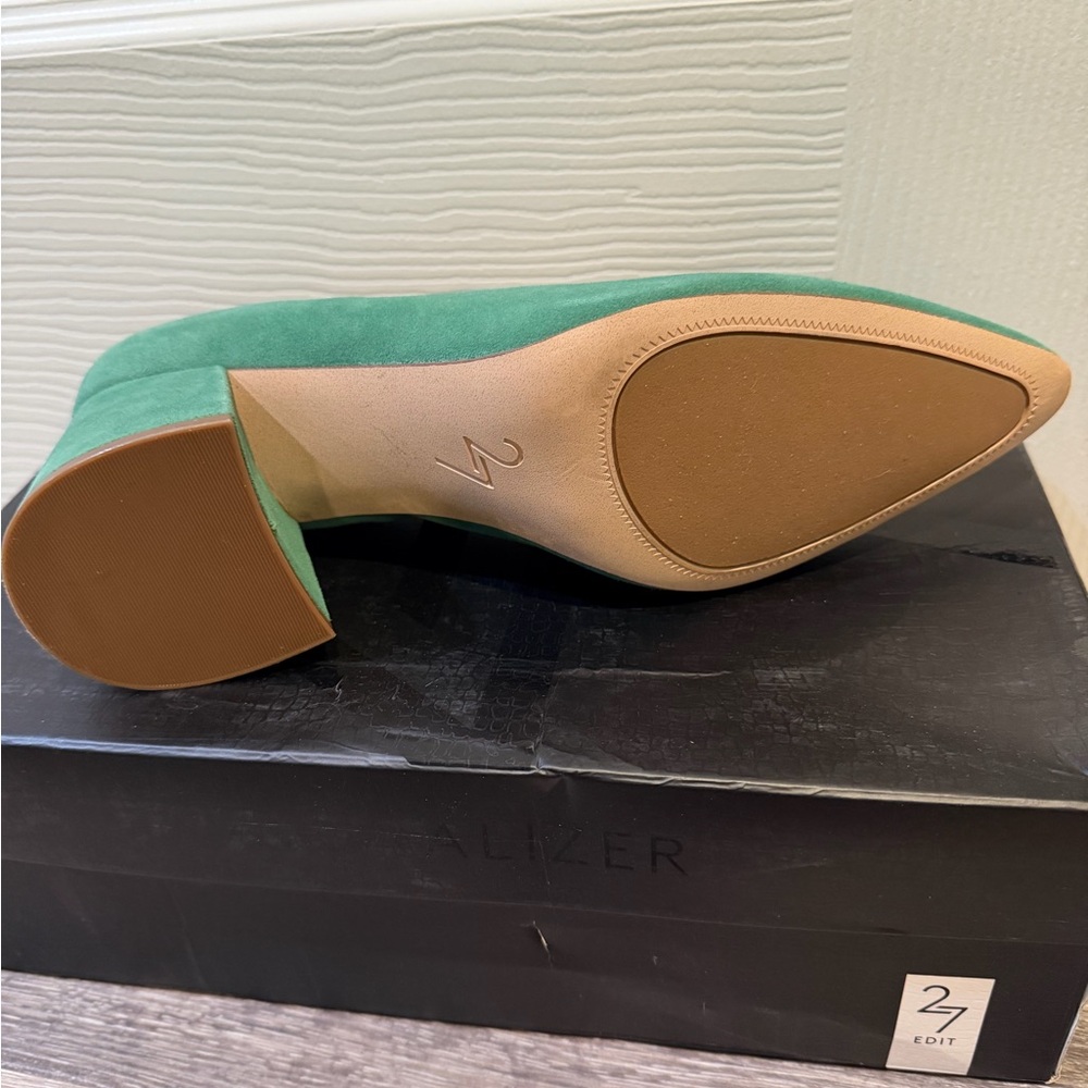 Naturalizer Green Suede Block Heel Pumps - Picture 2 of 3